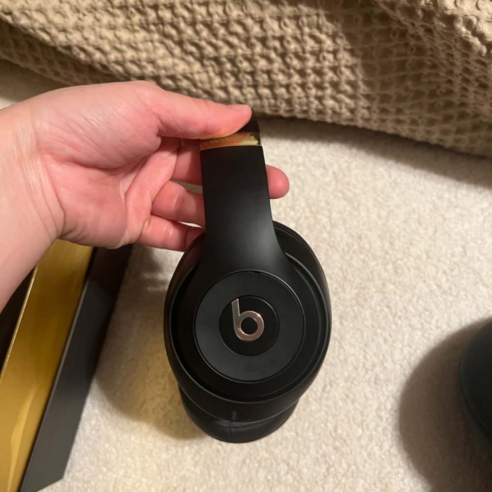 Beats headphones - Picture 7 of 10